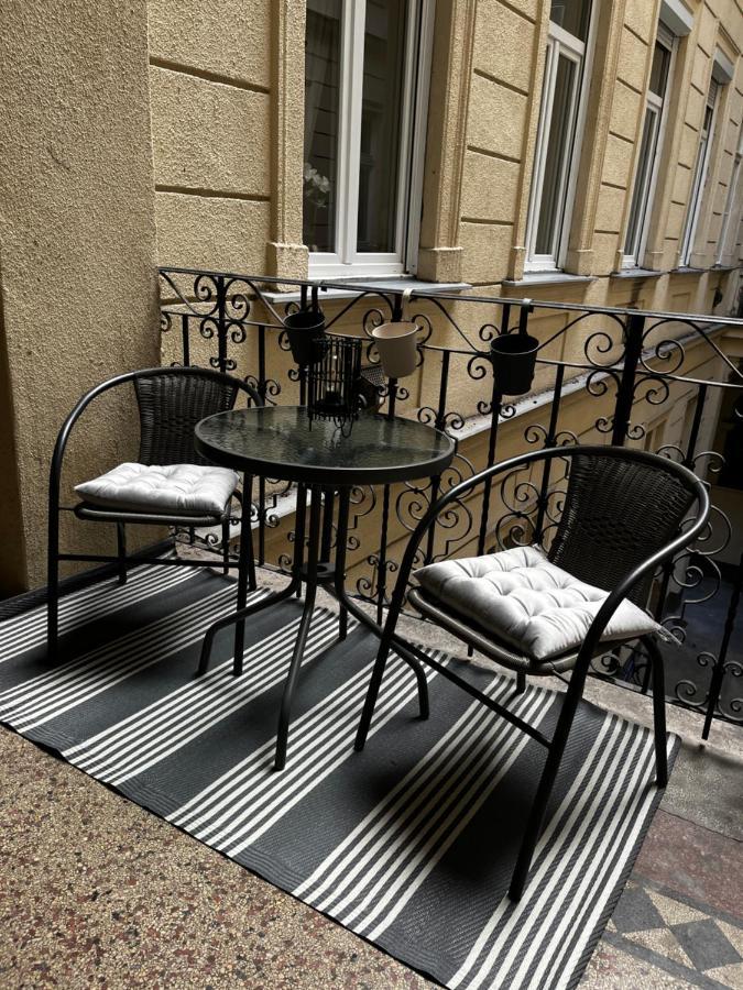 White Luxury Apartment Budapest Exterior foto